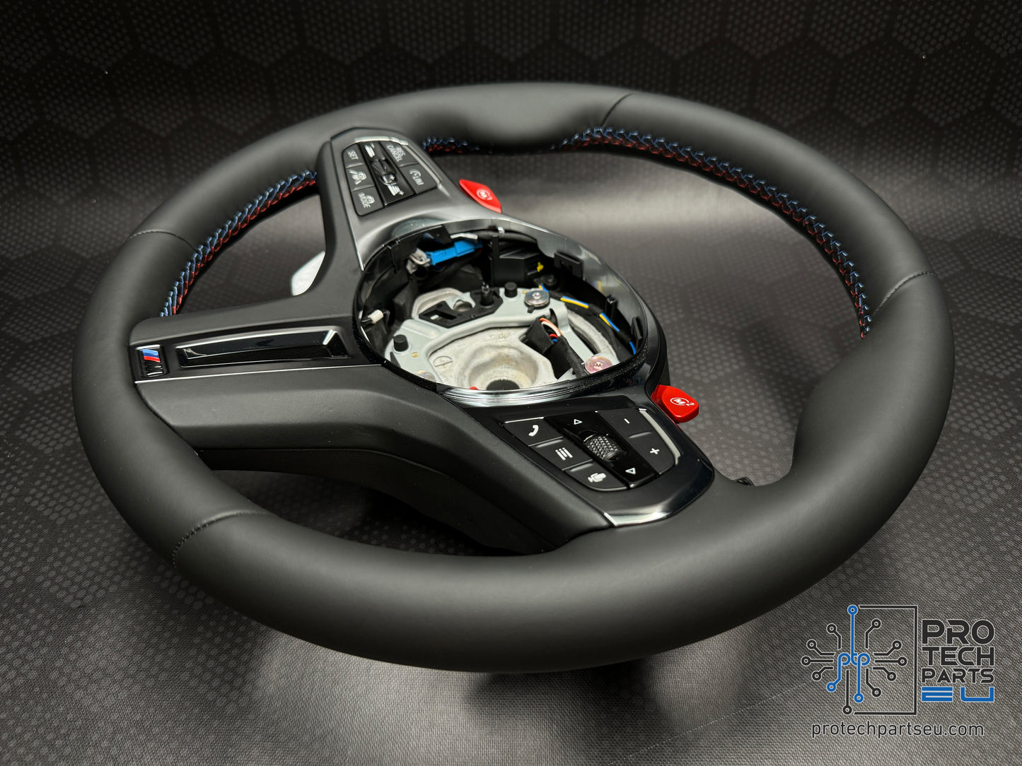 
                  
                    OE BMW M X5 X6 M5 CS G05 G30 Steering wheel selfdrive+heating+carbon fiber paddle
                  
                