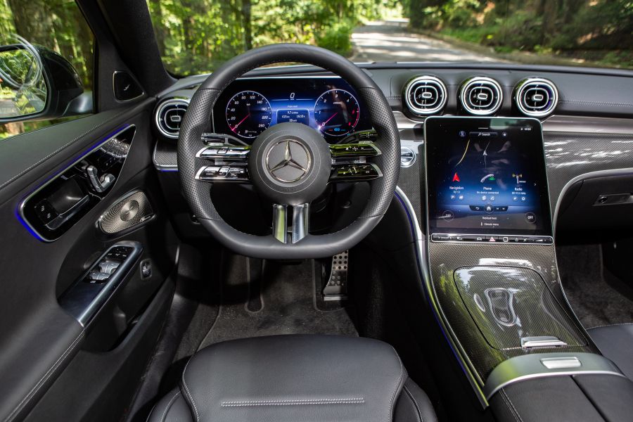 
                  
                    Mercedes AMG steering wheel leather bordeoux stitches W117,W206,W213,W223,W232
                  
                
