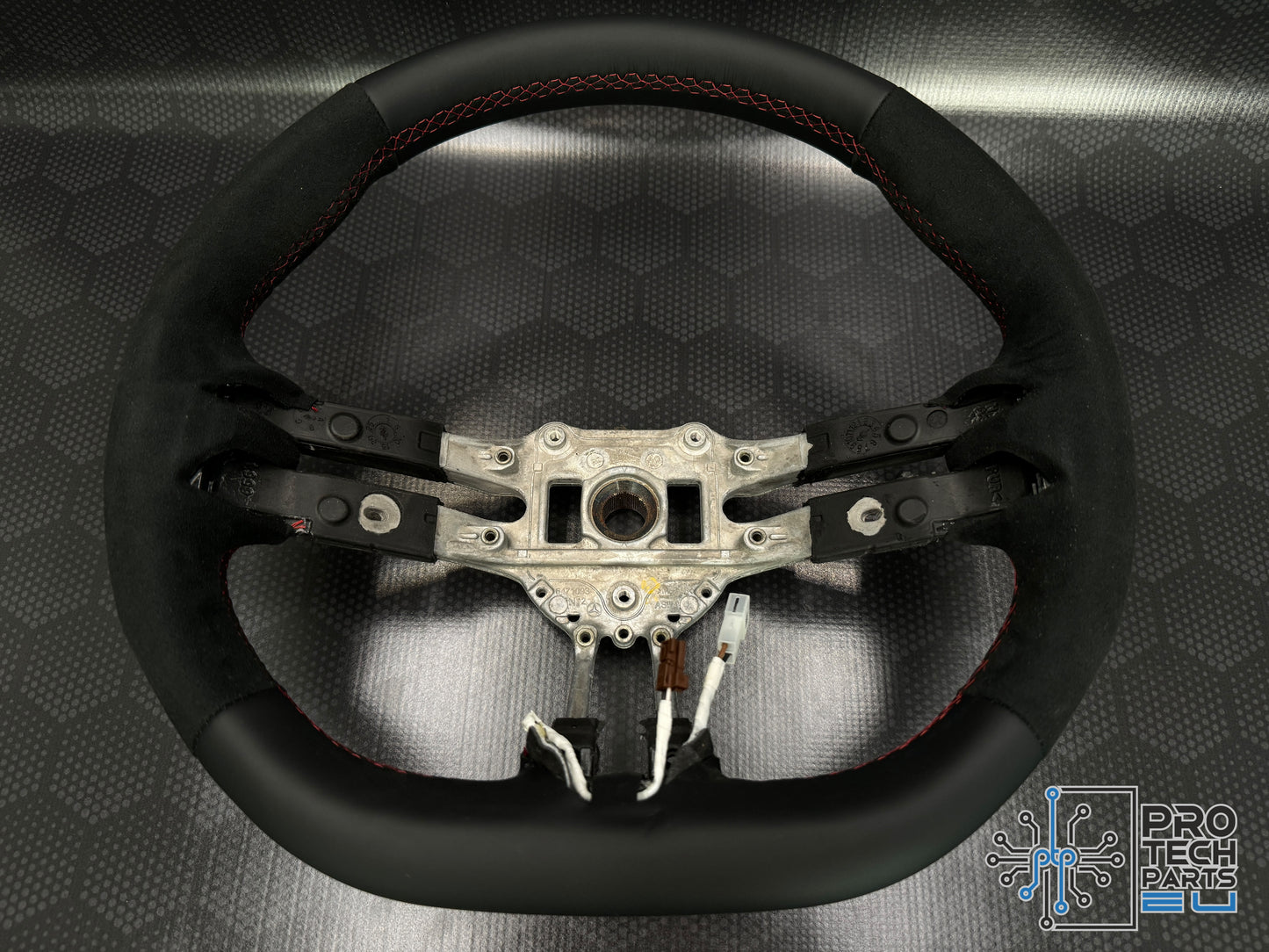 
                  
                    Mercedes AMG steering wheel alcantara red stitches W117,W206,W213,W223,W232
                  
                