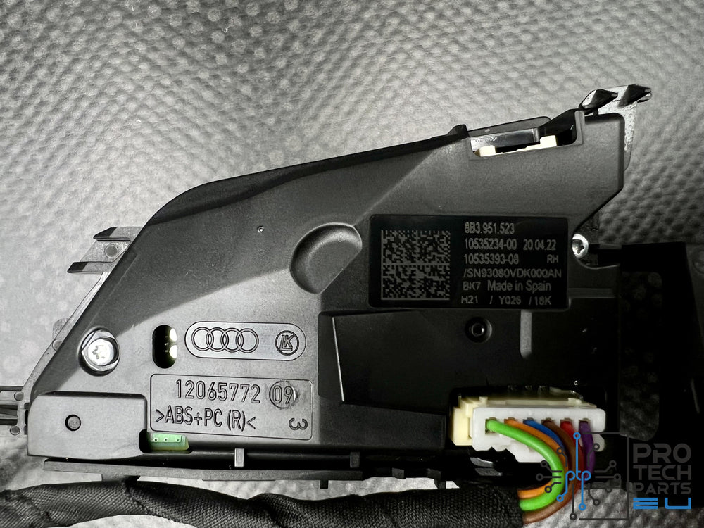 
                  
                    ORIGINAL RS Audi Touch-Lenkradtasten 2023+ 
                  
                