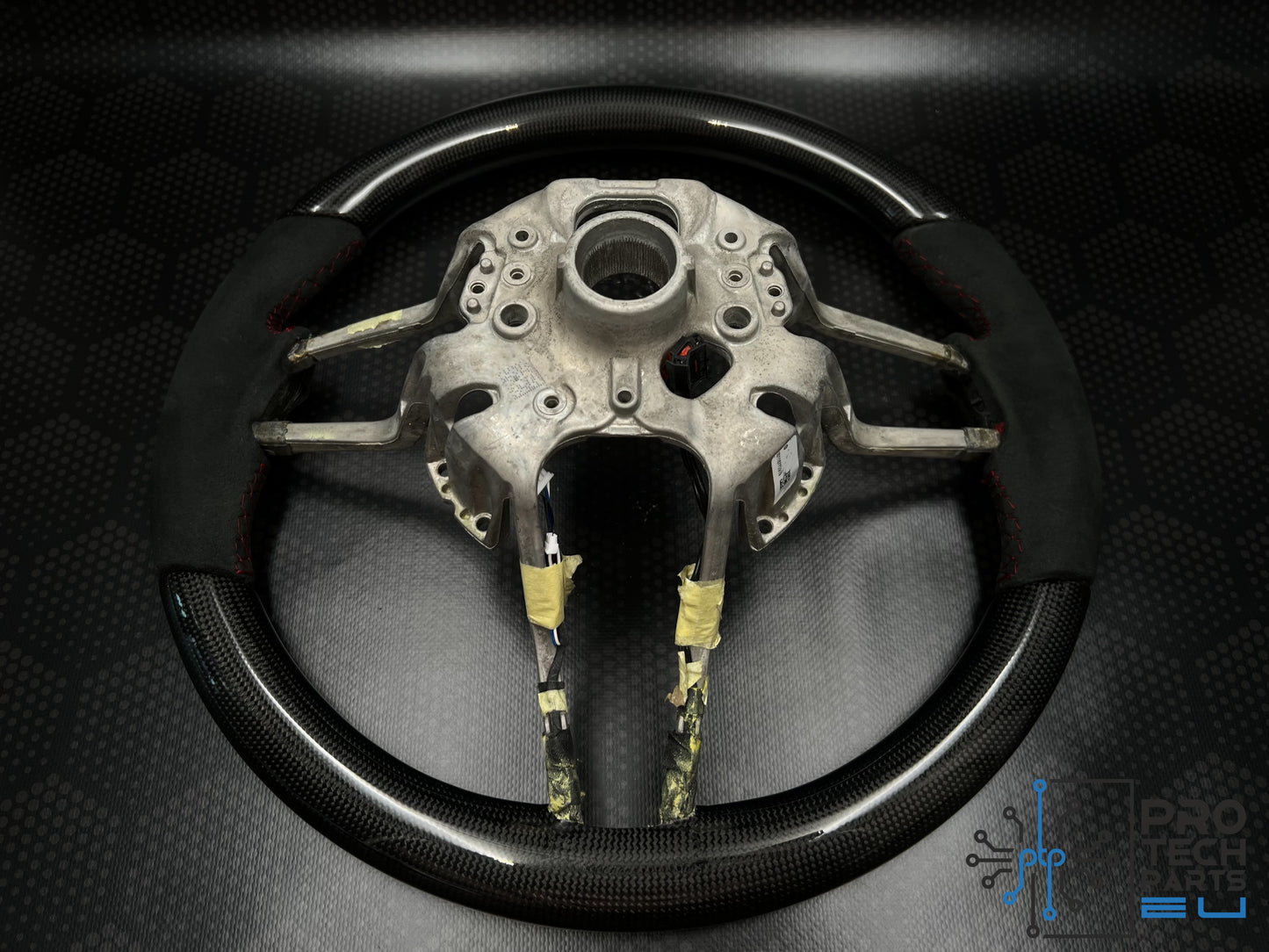 
                  
                    Porsche Carbon fiber steering wheel race-tex red carmine stitches 991 911/Cayenne/Cayman/Macan
                  
                