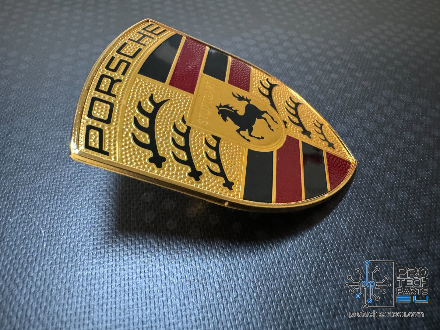 
                  
                    PORSCHE 991 992 cayenne hood crest
                  
                