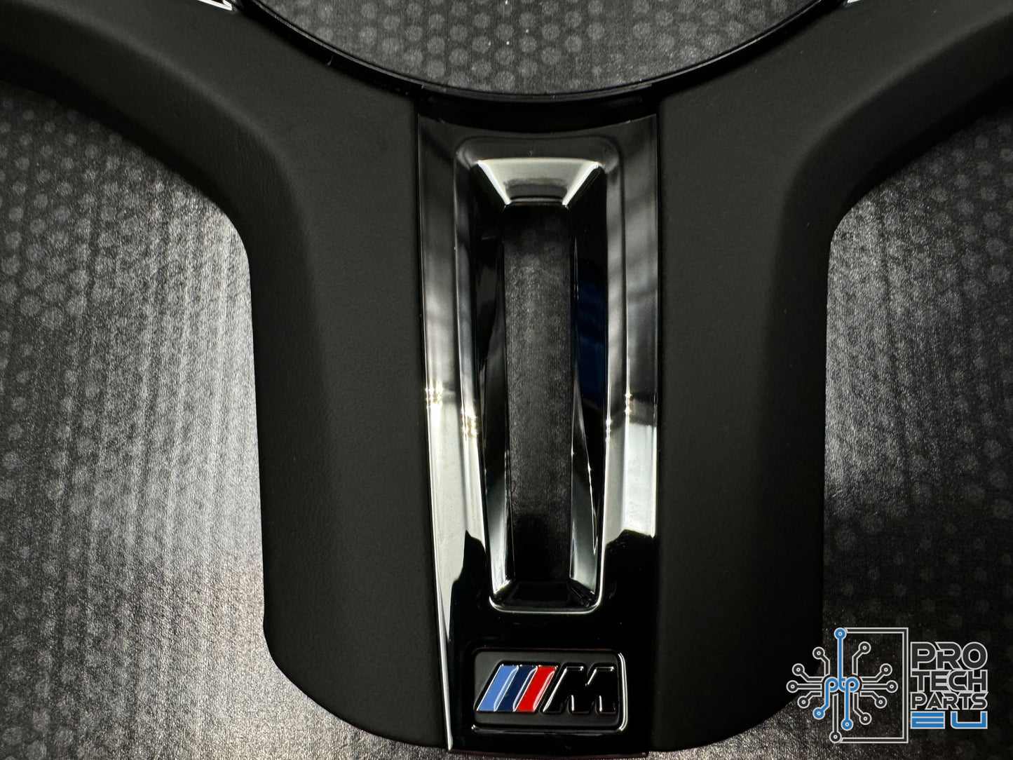 
                  
                    OE BMW M F90 F91 F92 M5 M8 G30 G15 XM CS Steering wheel selfdrive trim cover
                  
                