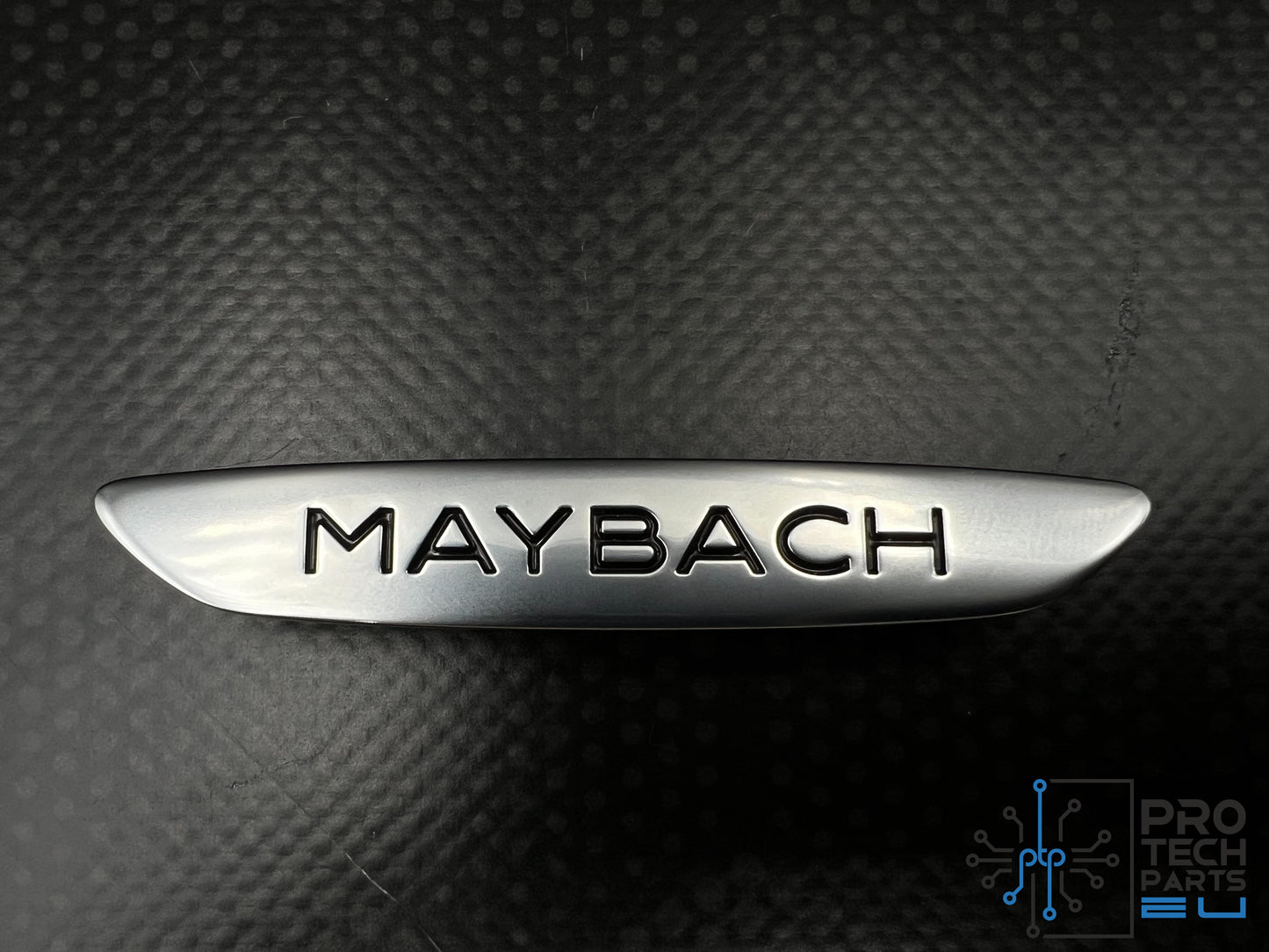 
                  
                    Mercedes-benz W222 S class MAYBACH  steering wheel cover badge/logo oe new
                  
                