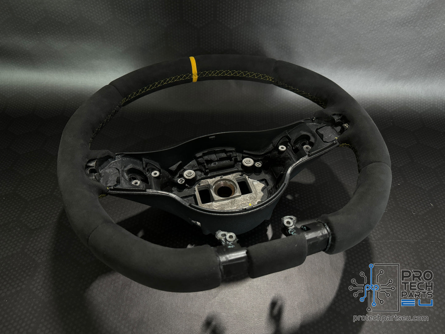 
                  
                    Mercedes A,B,E,C,S AMG steering wheel 2019+ alcantara empty A00046098081C86
                  
                