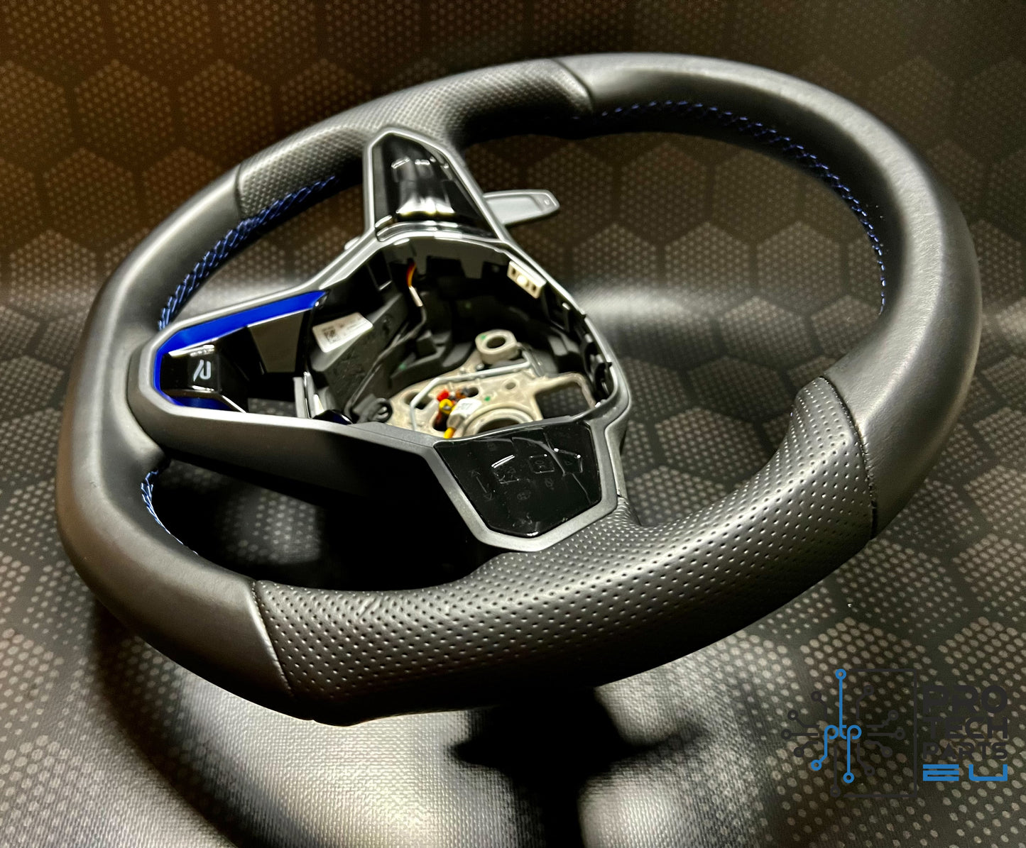 
                  
                    Volkswagen R steering wheel blue Tiguan,Passat,Arteon,Golf etc heated+touch
                  
                