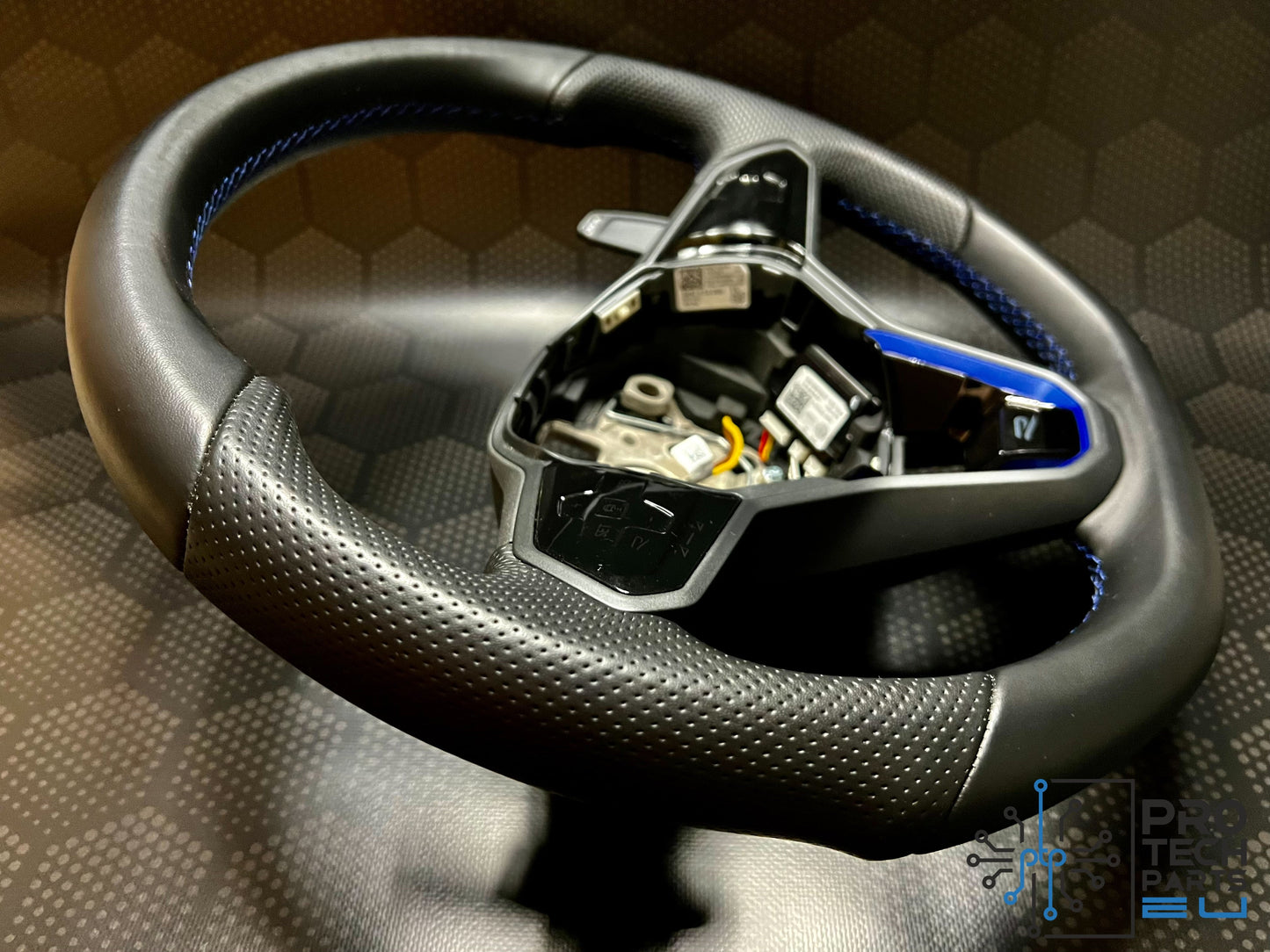 
                  
                    Empty Volkswagen R steering wheel blue Tiguan,Passat,Arteon,Golf etc heated+touch
                  
                