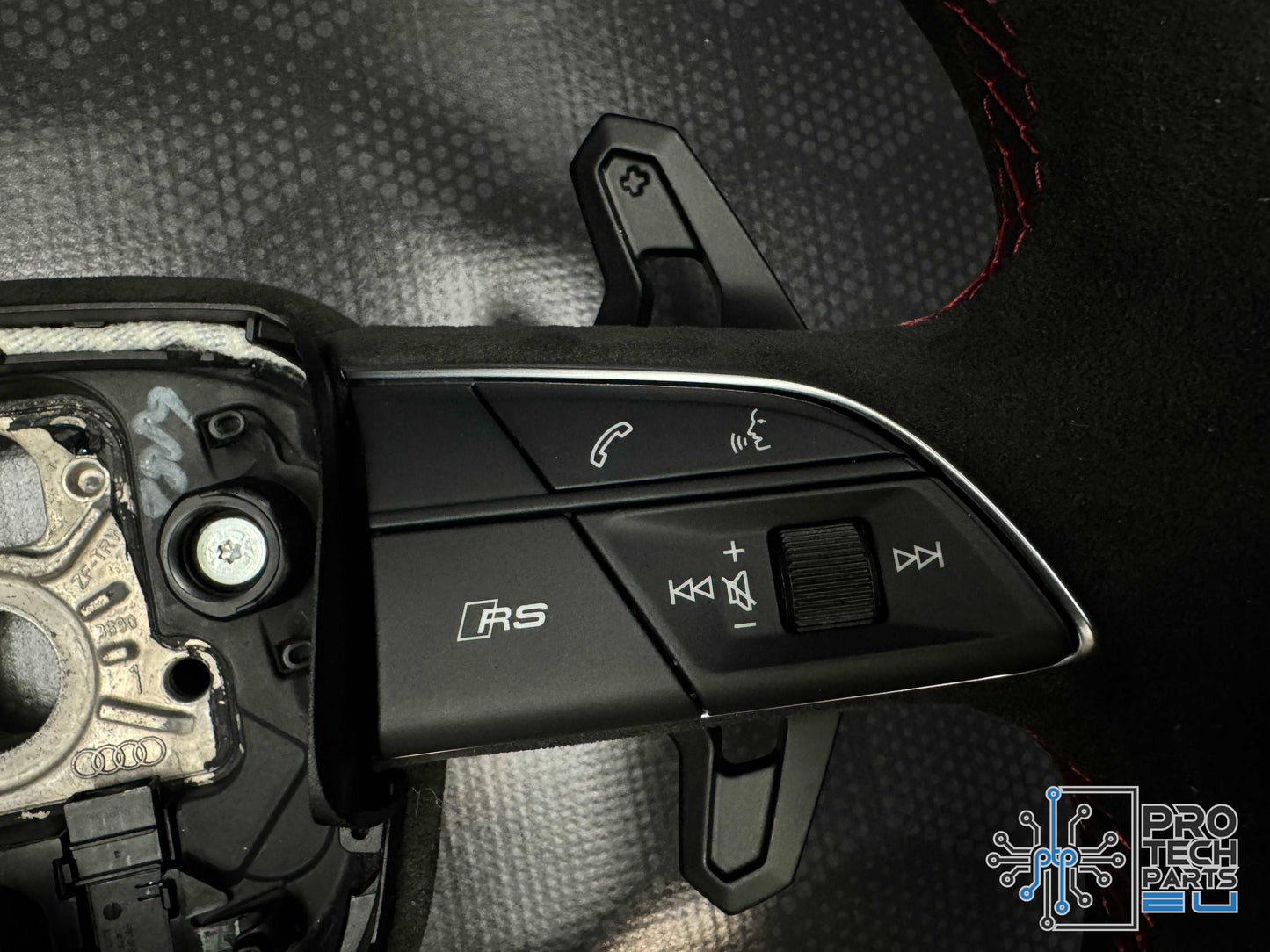 
                  
                    Genuine AUDI RS Alcantara A4,Q7,Q8,SQ7,RSQ8 steering wheel new
                  
                
