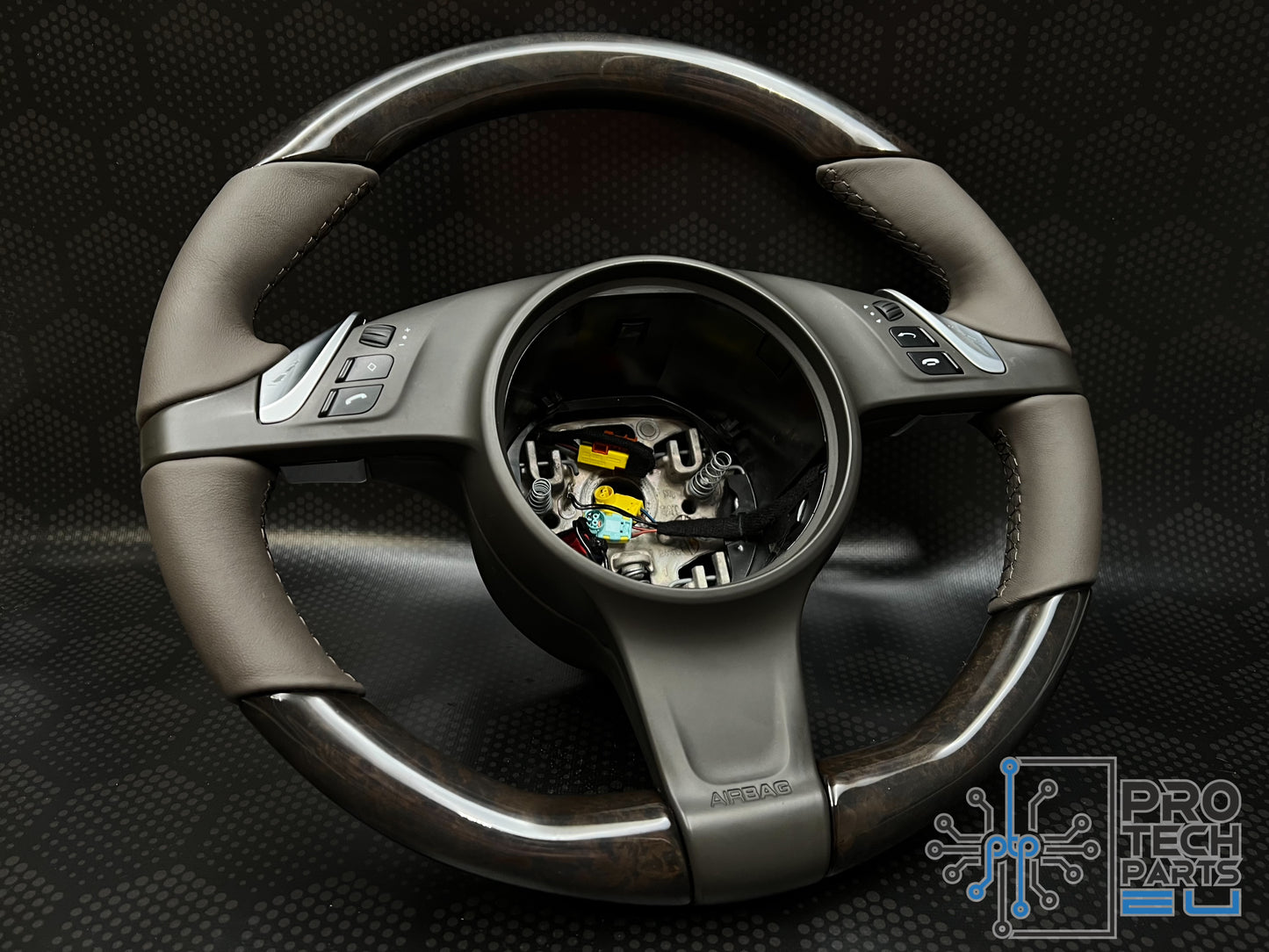 
                  
                    Porsche Steering wheel agate grey umber wood heated Cayenne panamera PDK
                  
                
