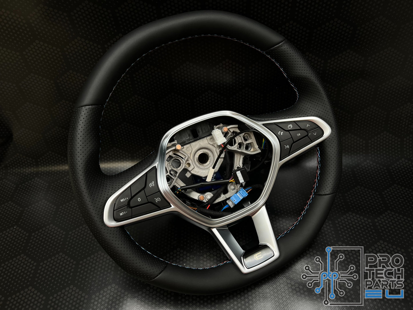 
                  
                    OE Renault RS Clio E-tech Arkana Captur etc steering wheel new heated
                  
                