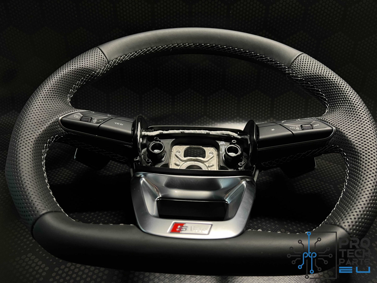 
                  
                    Genuine AUDI Sline Q3,Q7,Q8,SQ7.SQ3.SQ8 steering wheel new leather
                  
                