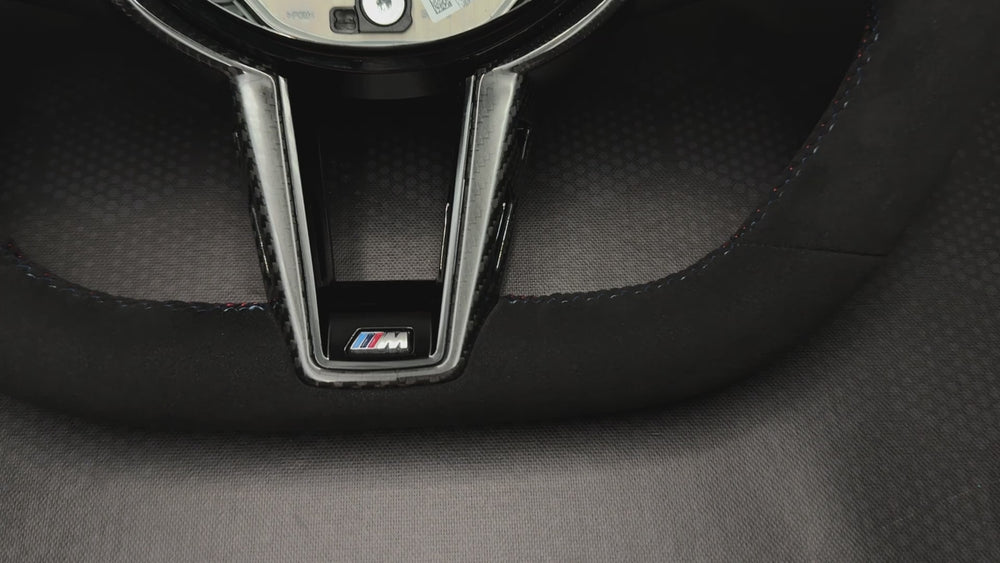 
                  
                    Carica e riproduci il video nel visualizzatore della galleria, Genuine new BMW M2 M3 M4 Z4 2024 leather Steering wheel for MANUALS
                  
                